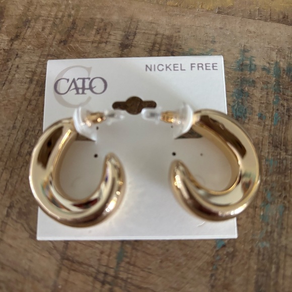Cato Gold tone hoop earrings NWT - Picture 1 of 1